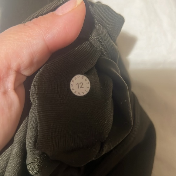 15. Lululemon Wunder Under 28” - Picture 5 of 5